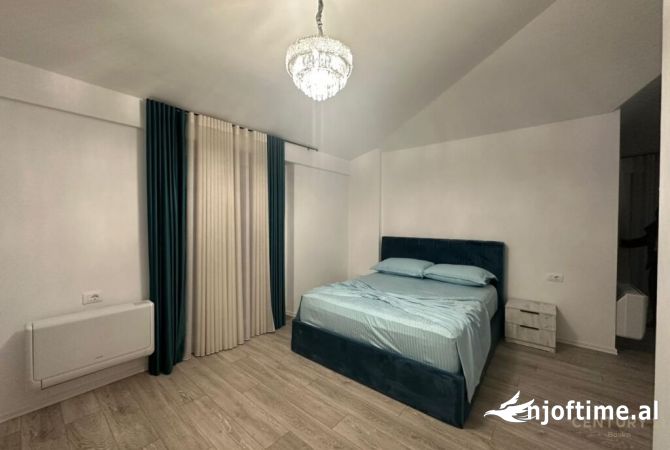 Shtepi me qera 4+1 ne Tirane - 2,500 Euro