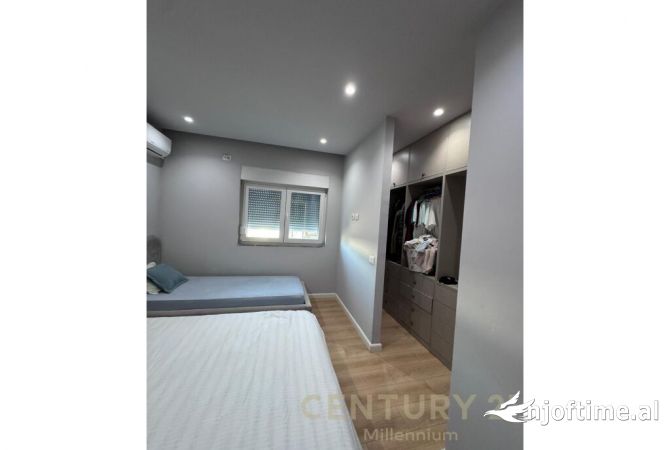 Shtepi ne shitje Apartament ne Tirane, 1+1, Mobilimi E mobiluar, Pagesa 135,000  Euro.