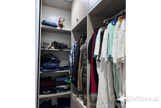 Shtepi ne shitje Apartament ne Tirane, 1+1, Mobilimi E mobiluar, Pagesa 135,000  Euro.