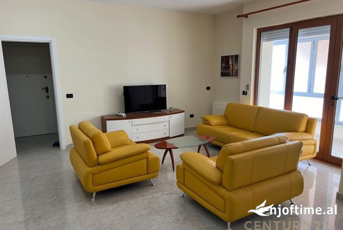 Shtepi me qera 2+1 ne Tirane - 1,300 Euro