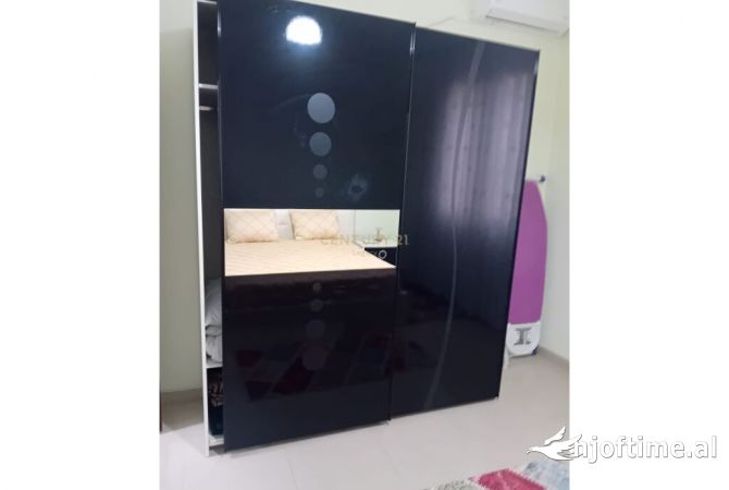 Shtepi me qera Apartament ne Tirane, 1+1, Mobilimi E mobiluar, Pagesa 500  Euro.