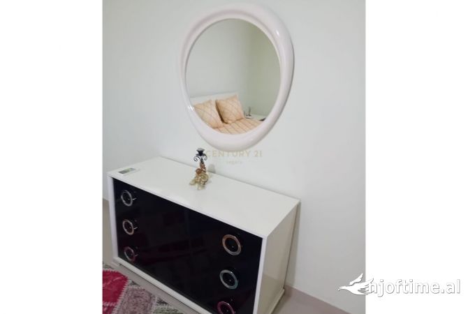 Shtepi me qera Apartament ne Tirane, 1+1, Mobilimi E mobiluar, Pagesa 500  Euro.