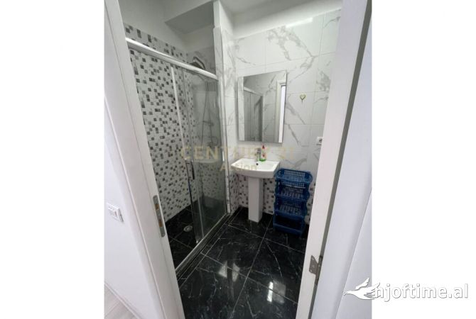 Shtepi me qera Apartament ne Tirane, 2+1, Mobilimi E mobiluar, Pagesa 650  Euro.