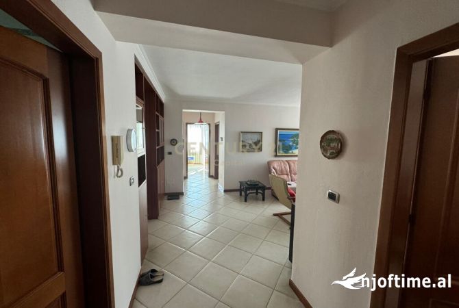 Shtepi ne shitje 3+1 ne Tirane - 330,000 Euro