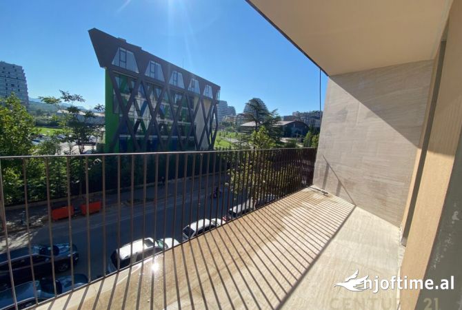 Ambient biznesi me qera 3+1 ne Tirane - 1,700 Euro