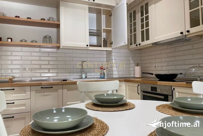 Shtepi me qera 2+1 ne Tirane - 1,200 Euro