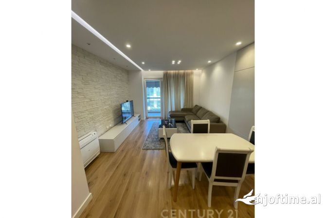 Shtepi me qera 2+1 ne Tirane - 950 Euro