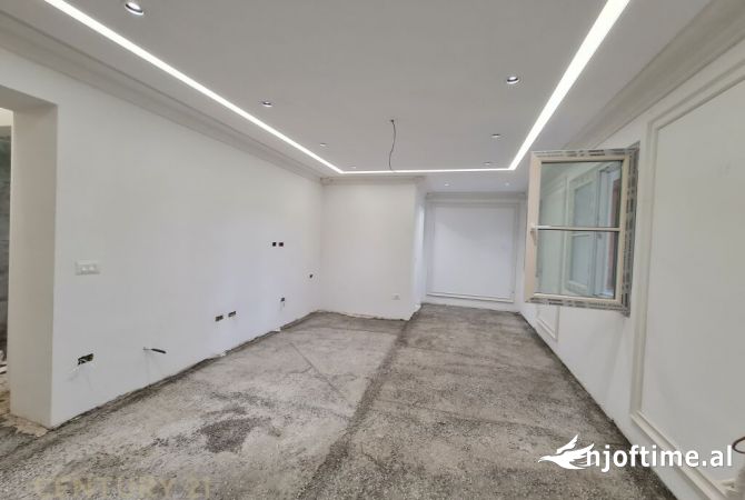Ambient biznesi me qera 3+1 ne Tirane - 1,300 Euro