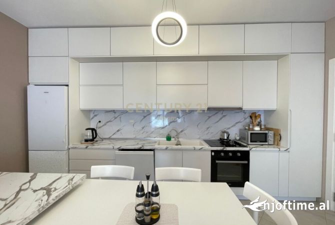 Shtepi me qera 2+1 ne Tirane - 900 Euro