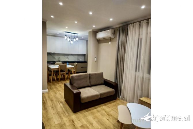 Shtepi me qera 2+1 ne Tirane - 650 Euro