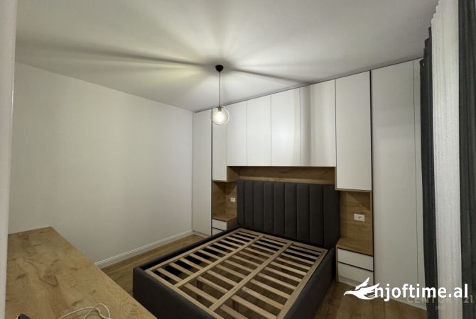 Shtepi me qera Apartament ne Tirane, 2+1, Mobilimi E mobiluar, Pagesa 650  Euro.