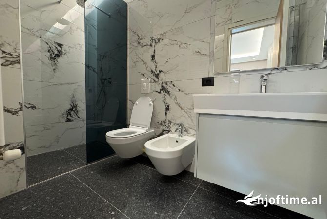 Shtepi me qera Apartament ne Tirane, 2+1, Mobilimi E mobiluar, Pagesa 850  Euro.