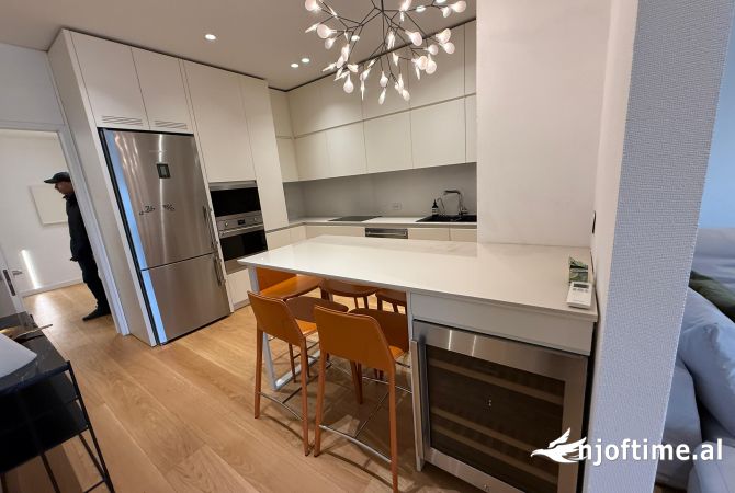 Shtepi me qera Apartament ne Tirane, 3+1, Mobilimi E mobiluar, Pagesa 2,500  Euro.