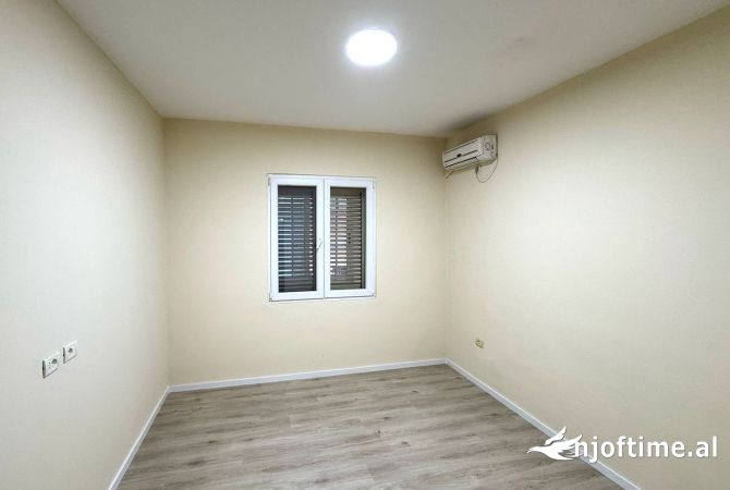 Ambient biznesi me qera 3+1 ne Tirane - 700 Euro