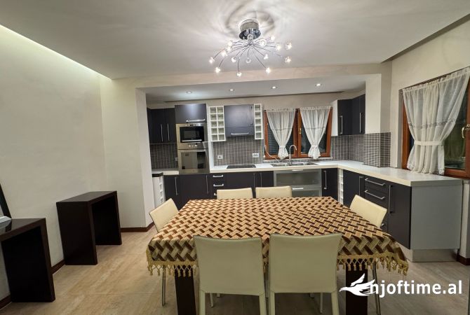 Shtepi ne shitje 3+1 ne Tirane - 405,000 Euro