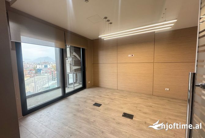 Ambient biznesi me qera 3+1 ne Tirane - 2,500 Euro