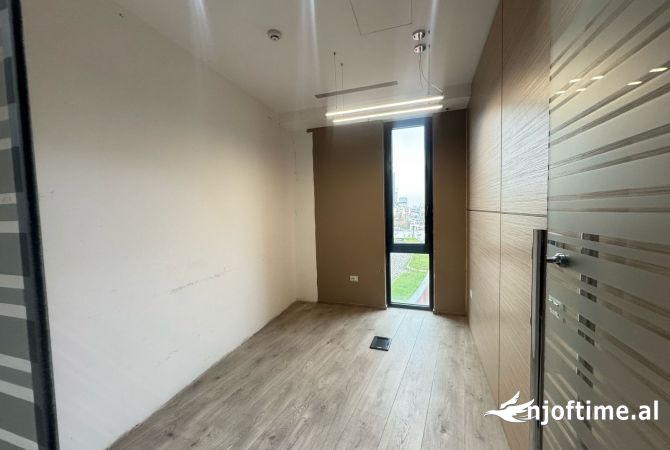 Ambient biznesi me qera 3+1 ne Tirane - 2,500 Euro