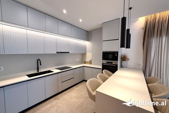 Shtepi me qera 2+1 ne Tirane - 1,450 Euro