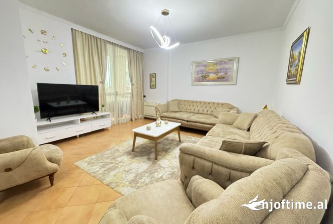 Shtepi me qera 2+1 ne Tirane - 700 Euro