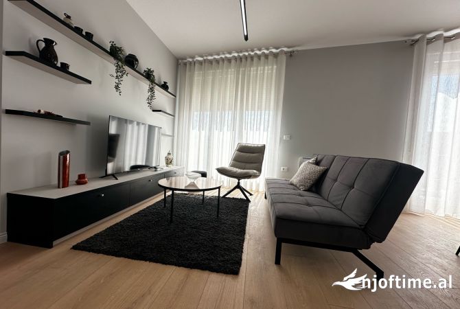 Shtepi me qera 2+1 ne Tirane - 1,000 Euro