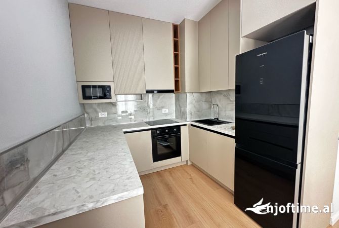Shtepi me qera 2+1 ne Tirane - 1,000 Euro
