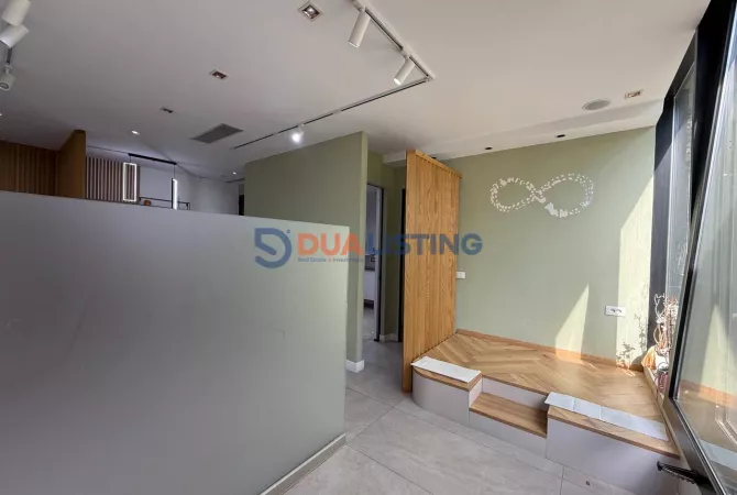 Ambient biznesi me qera 3+1 ne Tirane - 600 Euro