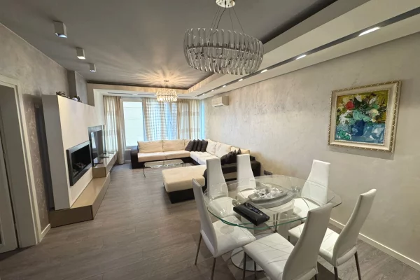 Shtepi me qera 2+1 ne Tirane - 1,500 Euro