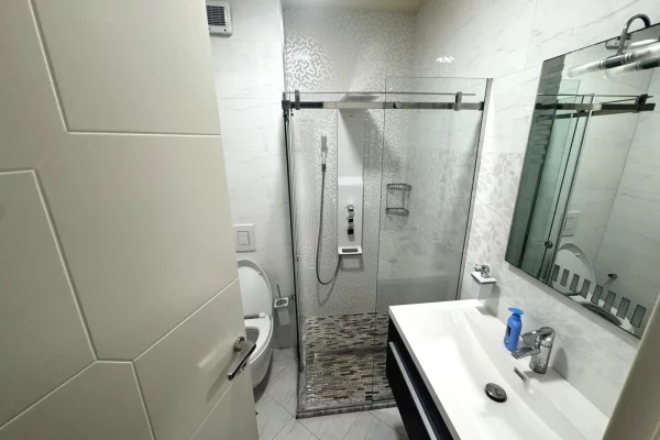 Shtepi me qera Apartament ne Tirane, 2+1, Mobilimi E mobiluar, Pagesa 1,500  Euro.