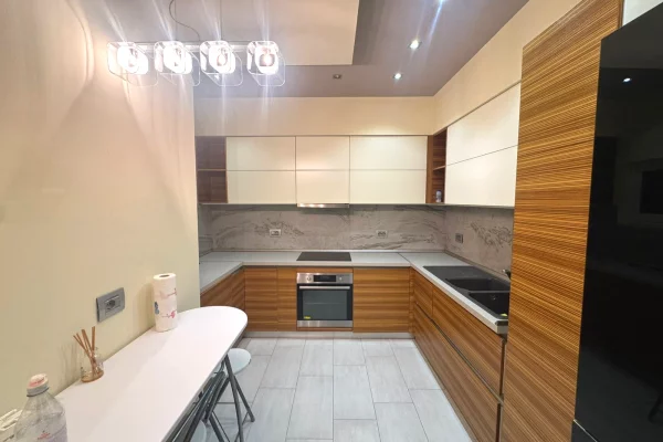 Shtepi me qera 2+1 ne Tirane - 1,500 Euro