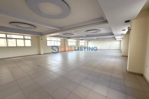 Ambient biznesi me qera 4+1 ne Tirane - 5,800 Euro