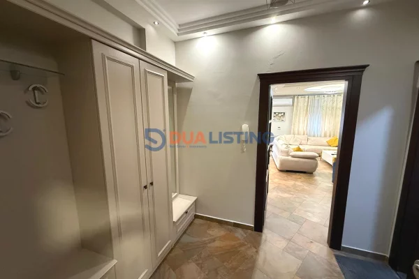 Shtepi me qera 3+1 ne Tirane - 1,300 Euro