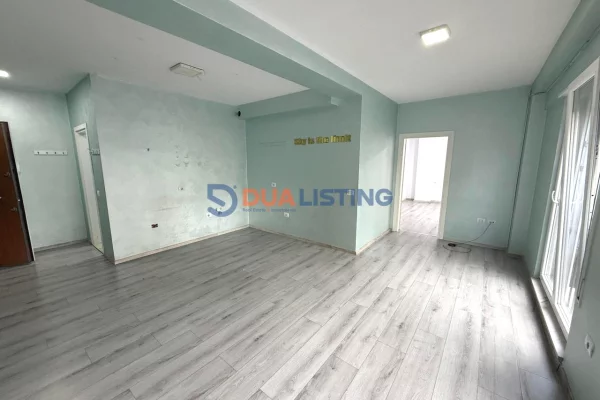 Ambient biznesi me qera 3+1 ne Tirane - 600 Euro