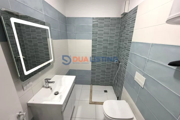 Ambient biznesi me qera 3+1 ne Tirane - 600 Euro