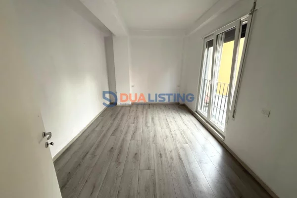 Ambient biznesi me qera 3+1 ne Tirane - 600 Euro