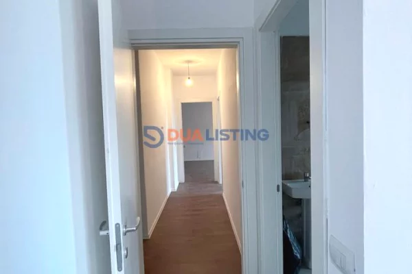 Ambiente Commerciale in Affitto 3+1 a Tirana - 800 Euro