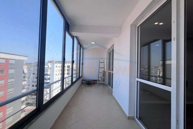 Shtepi ne shitje Apartament ne Tirane, 2+1, Mobilimi Bosh, pa mobiluar, Pagesa 160,000  Euro.