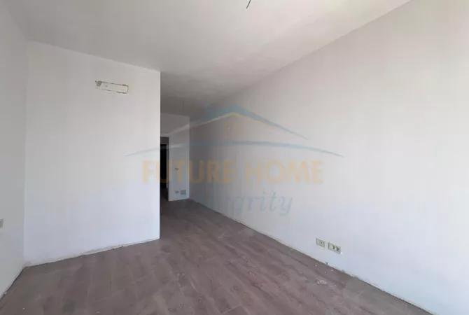 Apartment for sale in Tirana 3+1, Emty