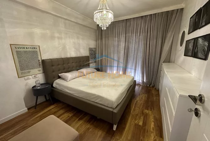 Shtepi ne shitje Apartament ne Tirane, 2+1, Mobilimi E mobiluar, Pagesa 252,400  Euro.