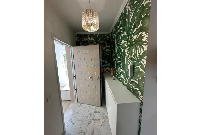 Shtepi ne shitje Apartament ne Tirane, 2+1, Mobilimi E mobiluar, Pagesa 252,400  Euro.