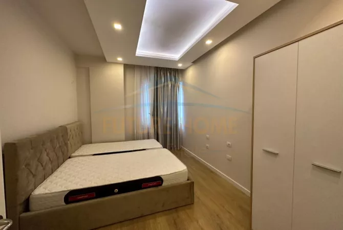 Shtepi ne shitje Apartament ne Tirane, 2+1, Mobilimi E mobiluar, Pagesa 240,000  Euro.