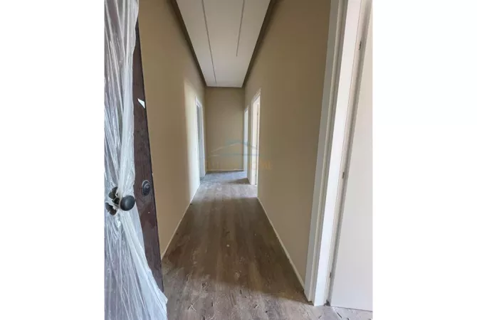 Shtepi ne shitje Apartament ne Tirane, 2+1, Mobilimi Bosh, pa mobiluar, Pagesa 320,000  Euro.