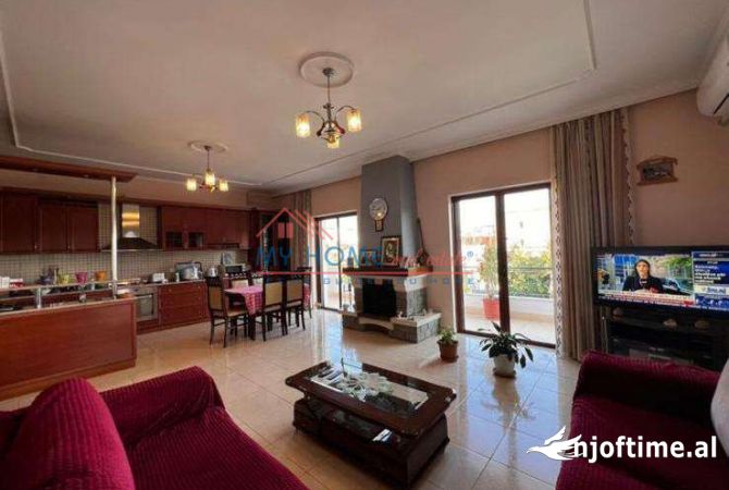 Shtepi ne shitje Shtepi Private ne Tirane, 3+1, Mobilimi E mobiluar, Pagesa 365,000  Euro.