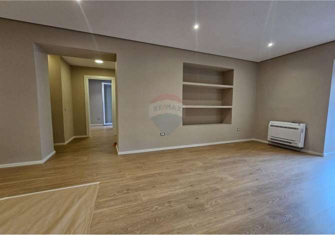 Ambient biznesi me qera 3+1 ne Tirane - 950 Euro
