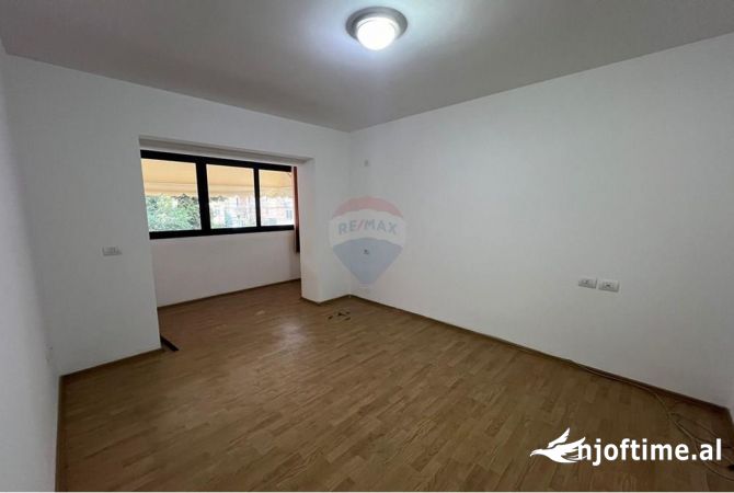 Ambient biznesi me qera 3+1 ne Tirane - 850 Euro