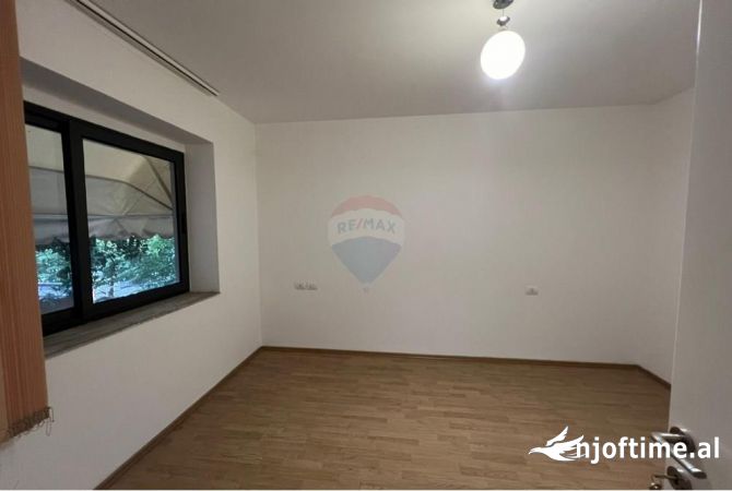Ambient biznesi me qera 3+1 ne Tirane - 850 Euro