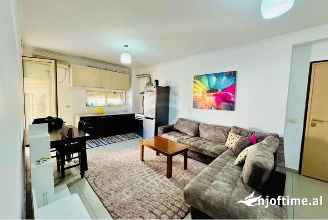 Shtepi me qera Apartament ne Tirane, 2+1, Mobilimi E mobiluar, Pagesa 600  Euro.