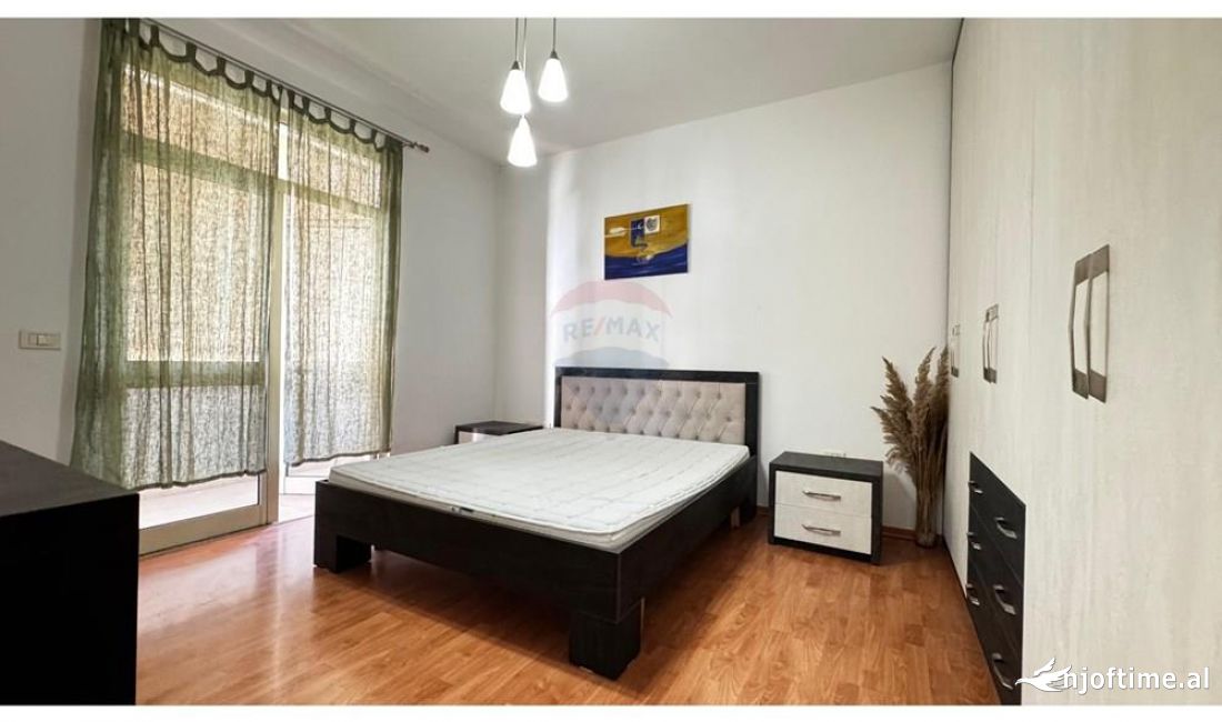Shtepi me qera Apartament ne Tirane, 2+1, Mobilimi E mobiluar, Pagesa 550  Euro.
