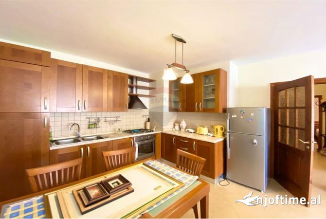 Apartament 2+1 me qira tek petro nini