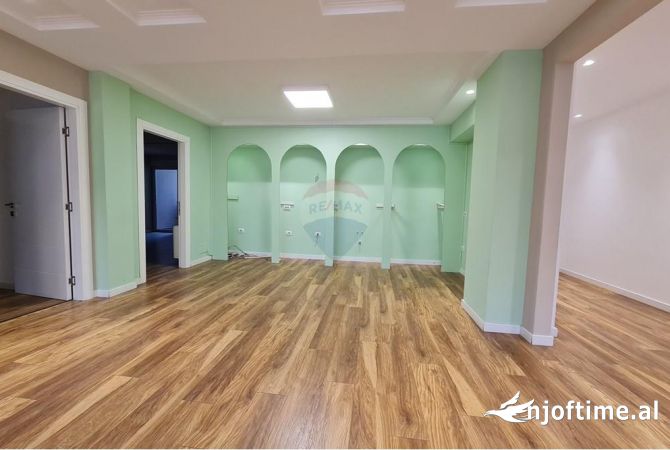 Ambient biznesi me qera 3+1 ne Tirane - 1,500 Euro