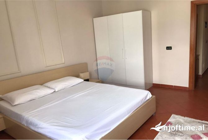 Shtepi me qera 2+1 ne Tirane - 750 Euro